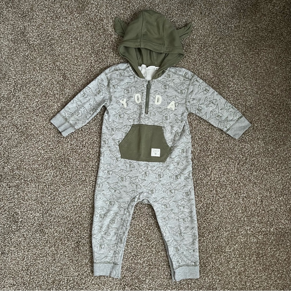 Baby Gap Star Wars Baby Yoda Green & Gray Onesie Size 18-24 Months